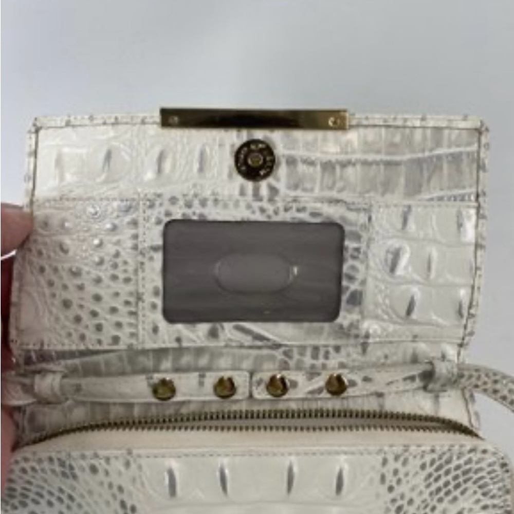 Elegant Off White Brahmin Crocodile Embossed Crossbody Bag - Picture 4 of 5